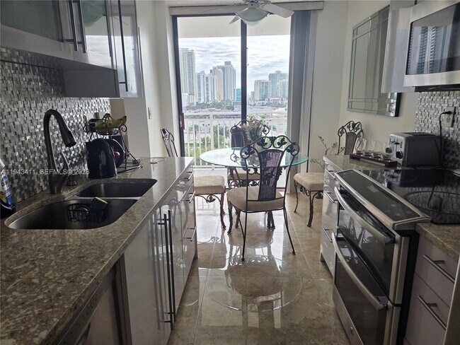 Building Photo - 210 174th St