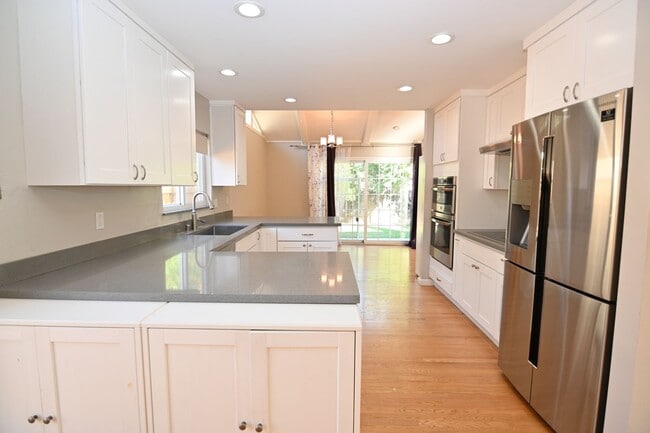 Building Photo - Updated Sunnyvale Beauty, 3/2 with AC