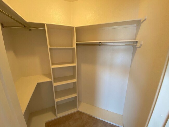 Building Photo - Northeast El Paso/Sandstone Ranch Estates 4 Bed 2.5 Bath Refrig A/C