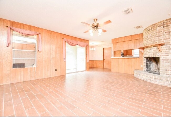 Building Photo - 8911 Stroud Dr