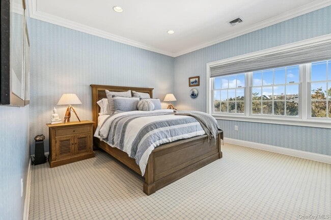 Building Photo - 23 Meadow Ln