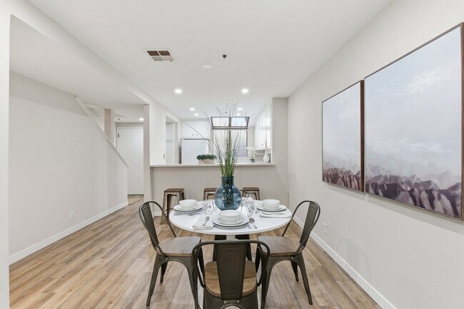 Building Photo - 153 California Ave