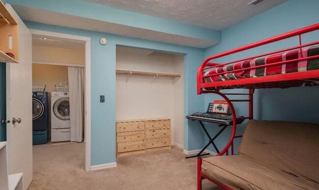 Building Photo - Cozy 3 Bedroom, 2.5 Bath Home in Eagle River