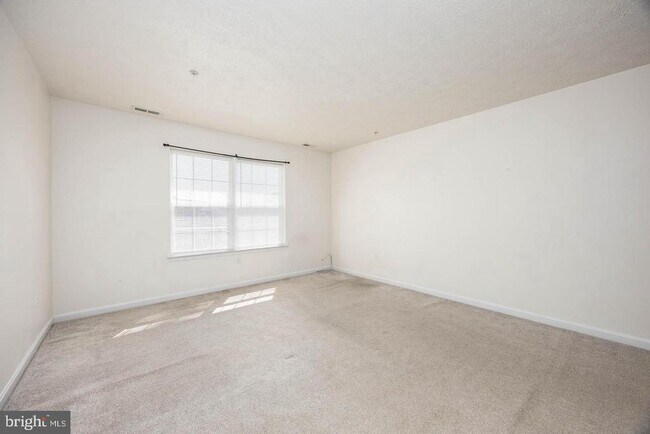 Building Photo - 9549 Wedge Way
