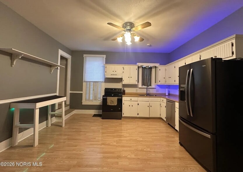 Building Photo - 320 W Lima St