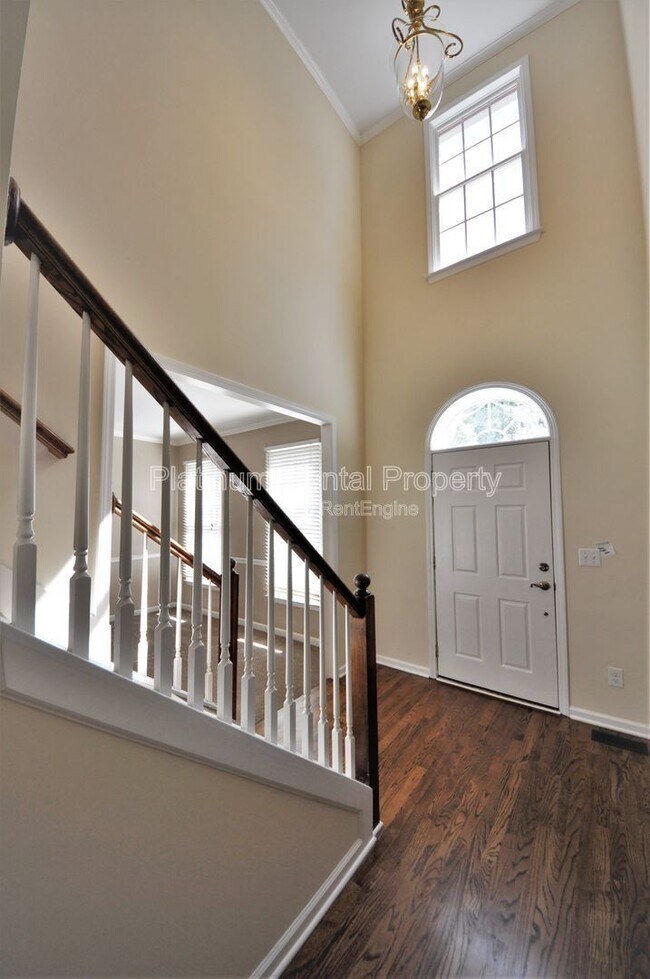 Building Photo - 7115 Red Fox Ln