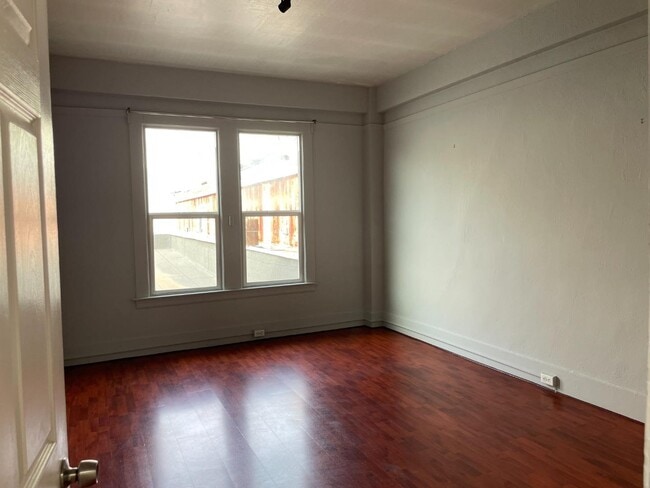 Building Photo - 3260 17th St