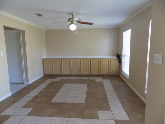 Building Photo - 22623 River Birch Dr