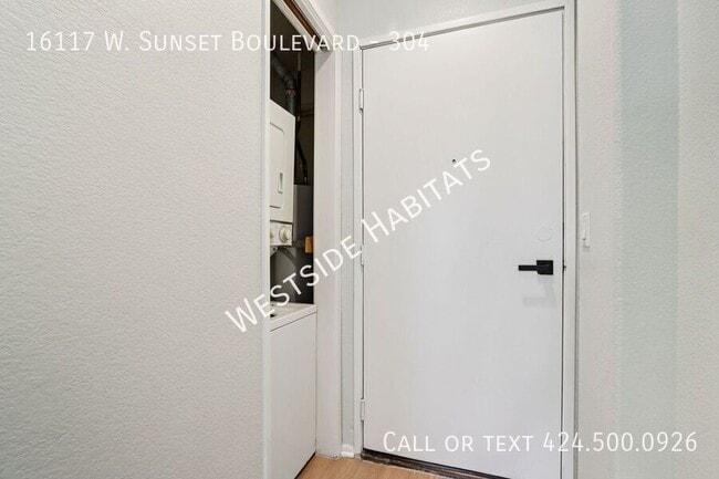 Building Photo - 16117 W Sunset Blvd