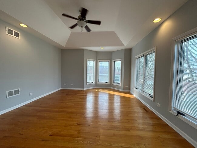 Building Photo - 1226 S Belmont Ave