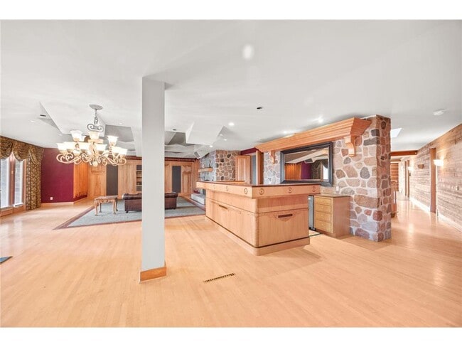 Building Photo - 1560 Bluff Creek Dr