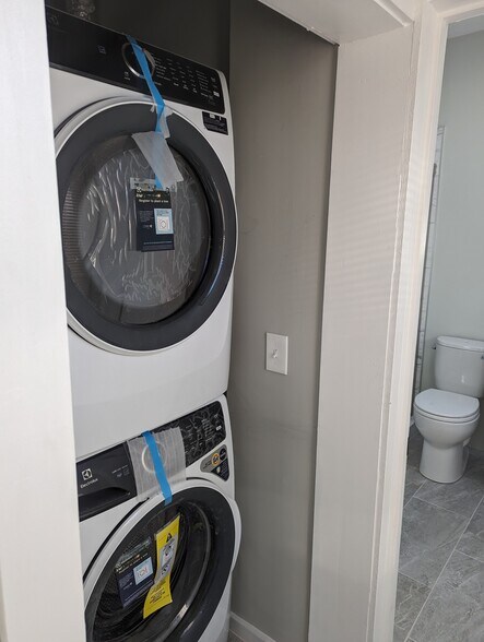 Building Photo - 60 Sacramento St