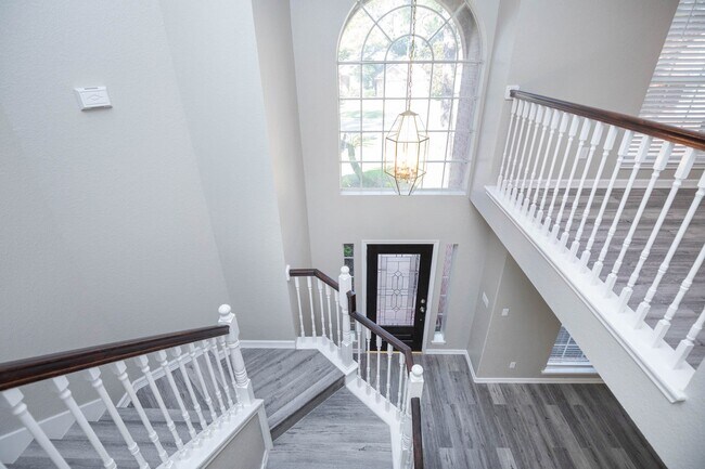 Building Photo - 18135 Somerset Knolls Ct