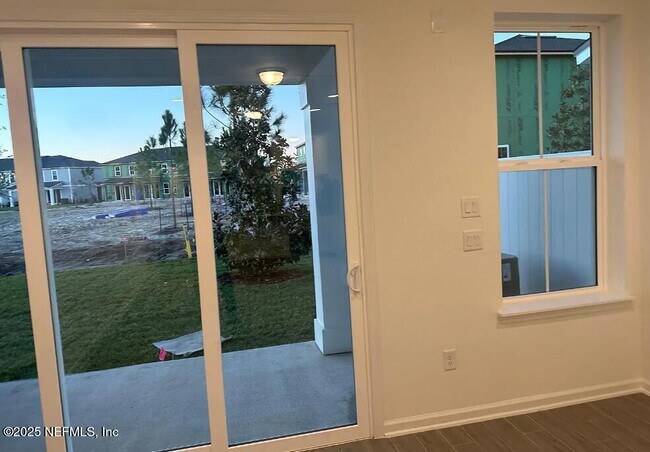 Building Photo - 322 Brandon Lks Dr