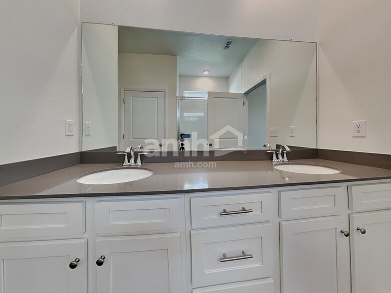 Building Photo - 6237 Emerald Hls Wy