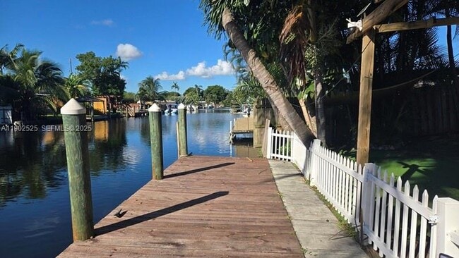 Building Photo - 2622 Sheridan St