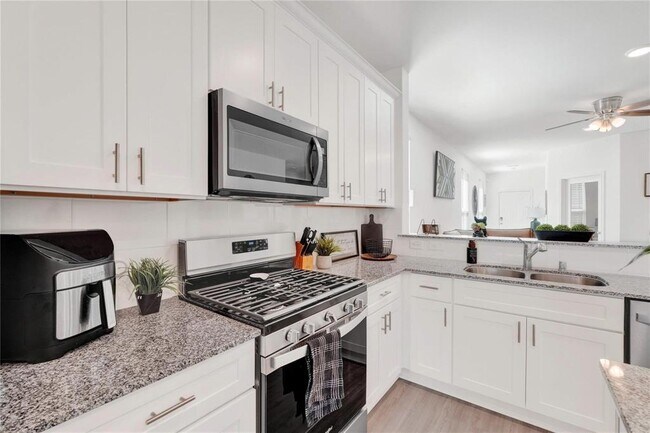 Building Photo - 23823 Escardilla Dr
