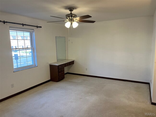 Building Photo - 1040 Pinegate Dr