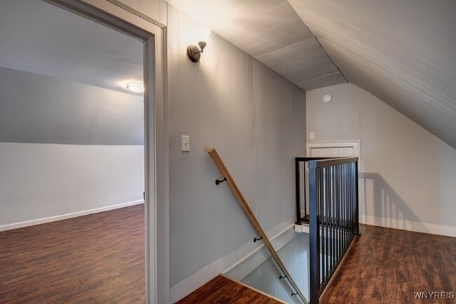 Building Photo - 36 19th St