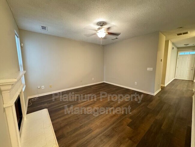 Building Photo - 2262 Charleston Pointe SE