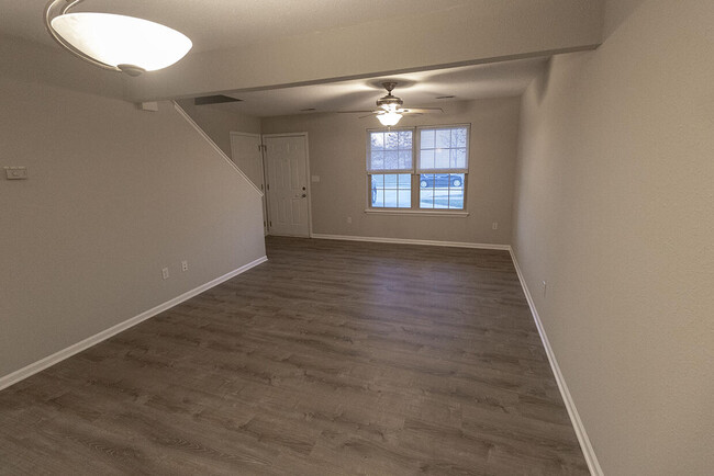 Building Photo - 3910 Snowy Owl Dr