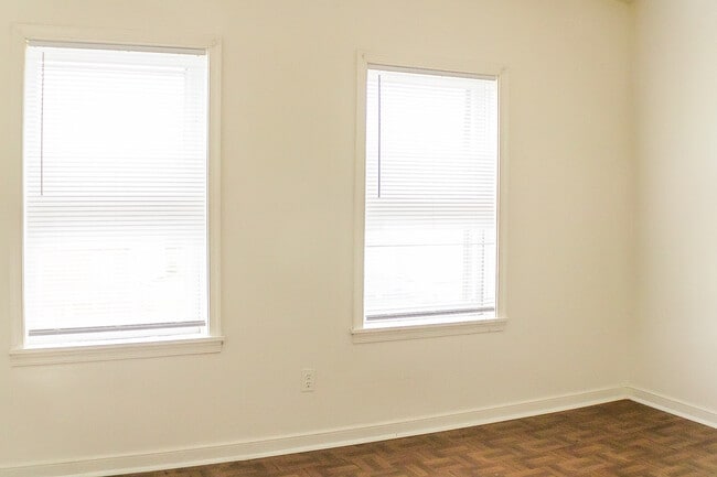 Building Photo - 712 Mt Airy St