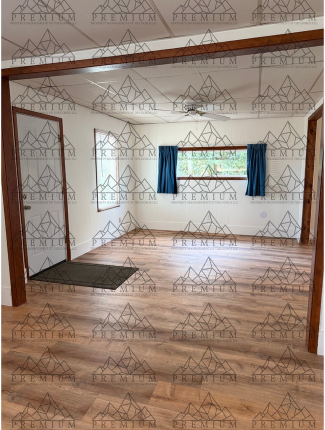 Building Photo - 1 BED 1 BATH HOME!