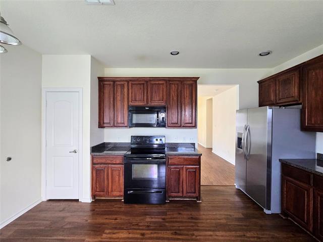 Building Photo - 2113 Woodhaven Dr