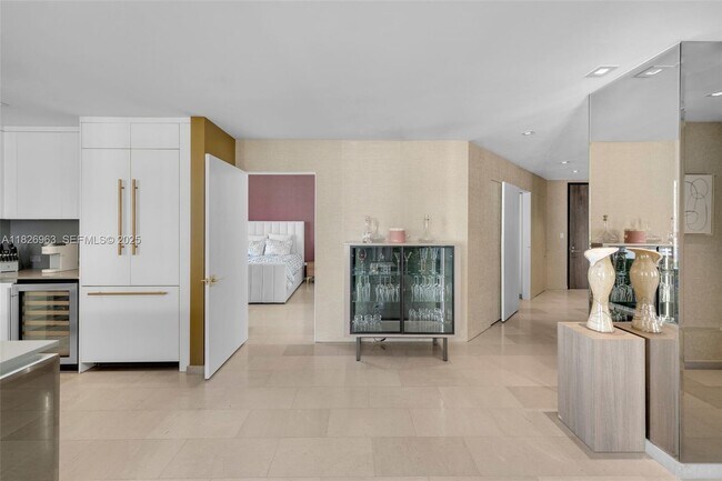 Building Photo - 88 SW 7th St