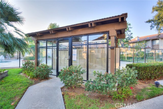 Building Photo - 901 Golden Springs Dr