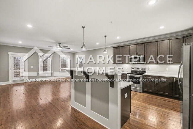 Building Photo - 122 Valley View St