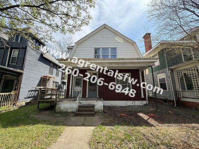 Primary Photo - 7 bedroom house