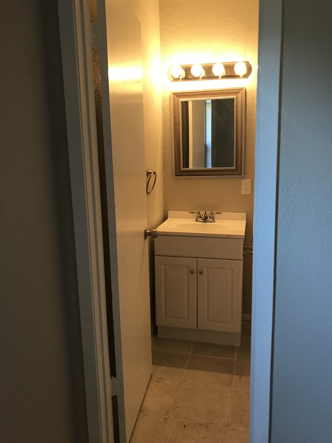 Master Bathroom - 516 Mustang Drive