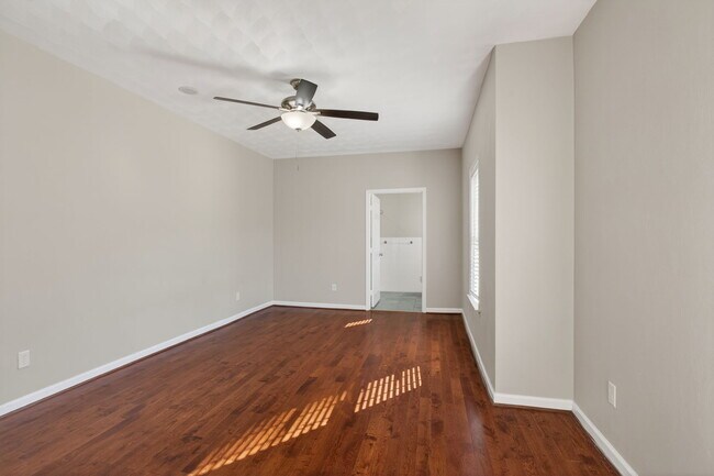 Building Photo - 2818 Tidewater Dr