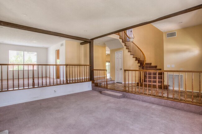 Building Photo - 4546 E Blue Jay Ave