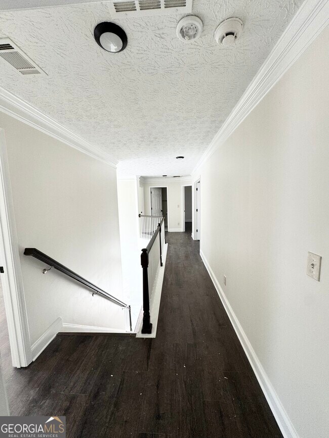 Building Photo - 6284 Southland Ridge