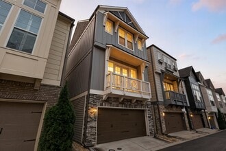 Building Photo - 545 Mirrormont Dr