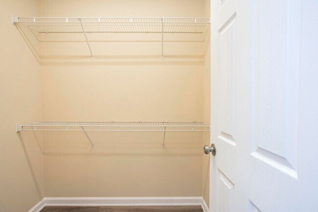 Building Photo - 3 Bed w/Bonus, Large Yard in Sought After Franklin Location!