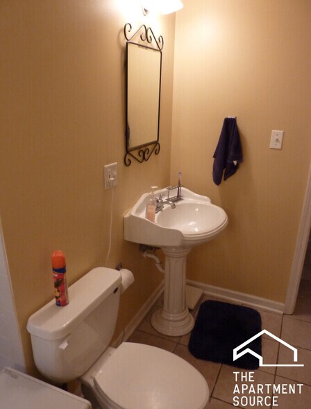 Building Photo - 4039 N Long Ave