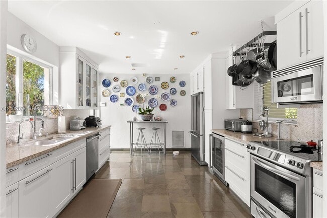 Building Photo - 482 NE 93rd St