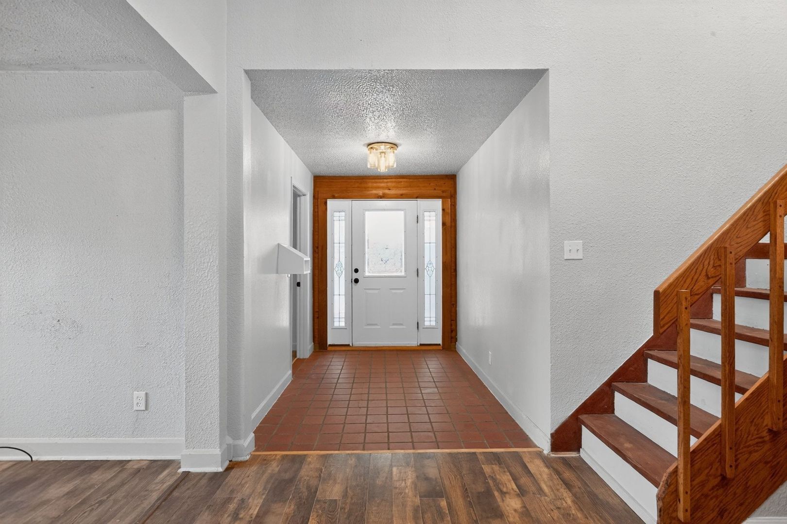 Building Photo - 606 N Miller St