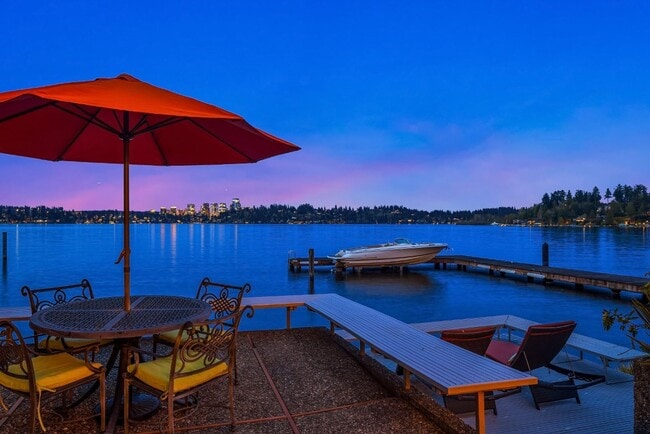 Building Photo - 3Bd/3.5Ba Mercer Island House