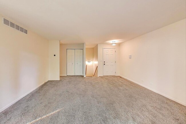 Building Photo - 534 River Front Cir