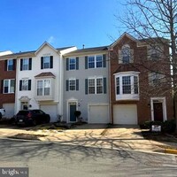 Building Photo - 1529 Grosbeak Ct