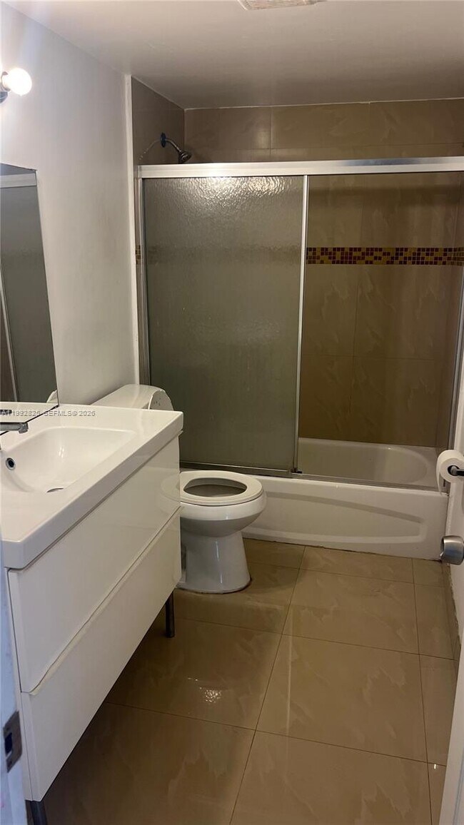 Building Photo - 15205 NE 6th Ave