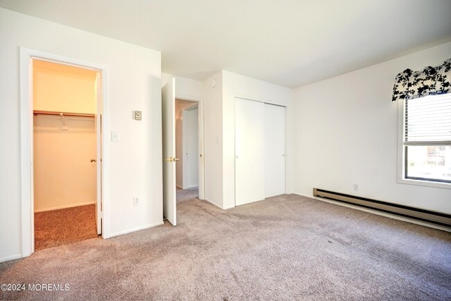 Building Photo - 59 Amberly Dr