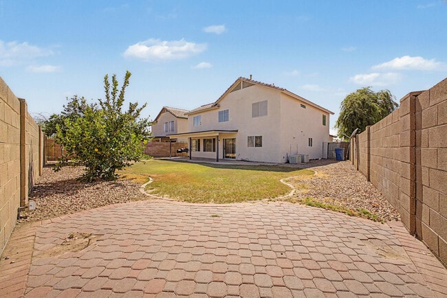 Building Photo - 1295 S Honeysuckle Ln