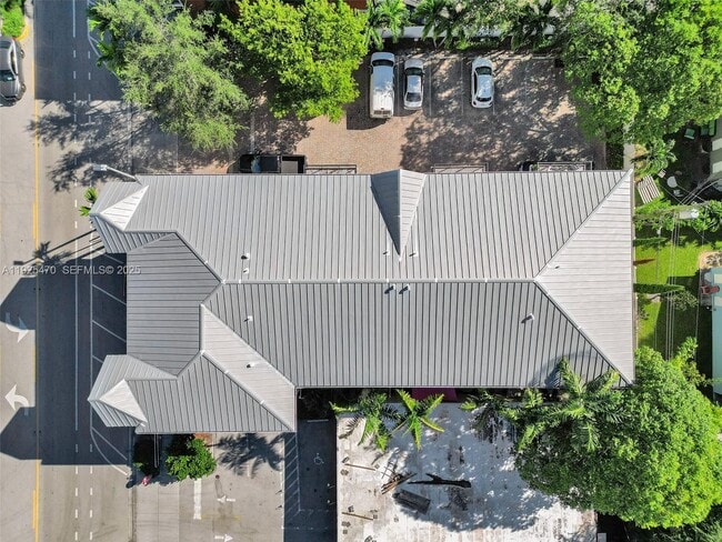 Building Photo - 2356 Wilton Dr