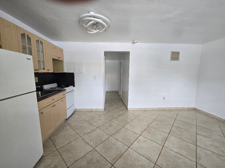 Building Photo - 345 Michigan Ave