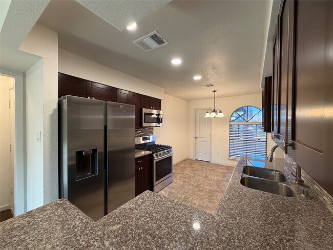 Building Photo - 9215 Loren Ln